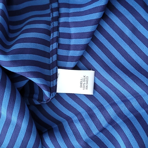 NWOT BR Silk button down shirt, size small - Picture 5 of 5